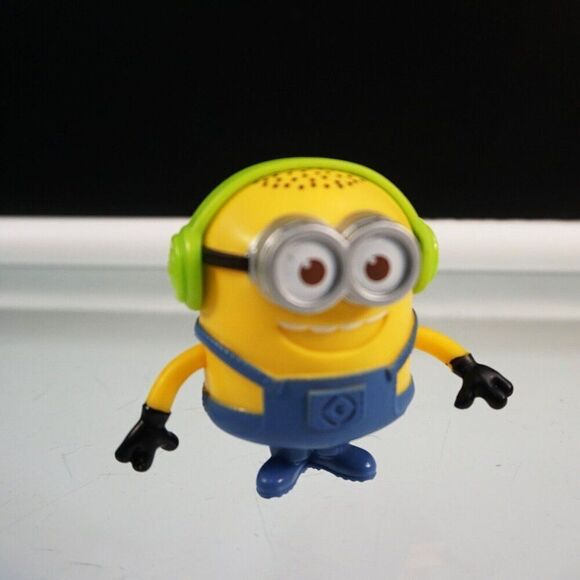 McDonalds Happy Meal Despicable Me 3 #3 Minion Toy 2017 Groovin Headphones Loose - Picture 1 of 6